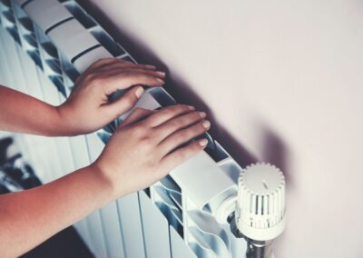 Pose de radiateurs performants et économes en énergie à Renens, assurés par l’équipe experte de BF Sanitaire Sàrl.
